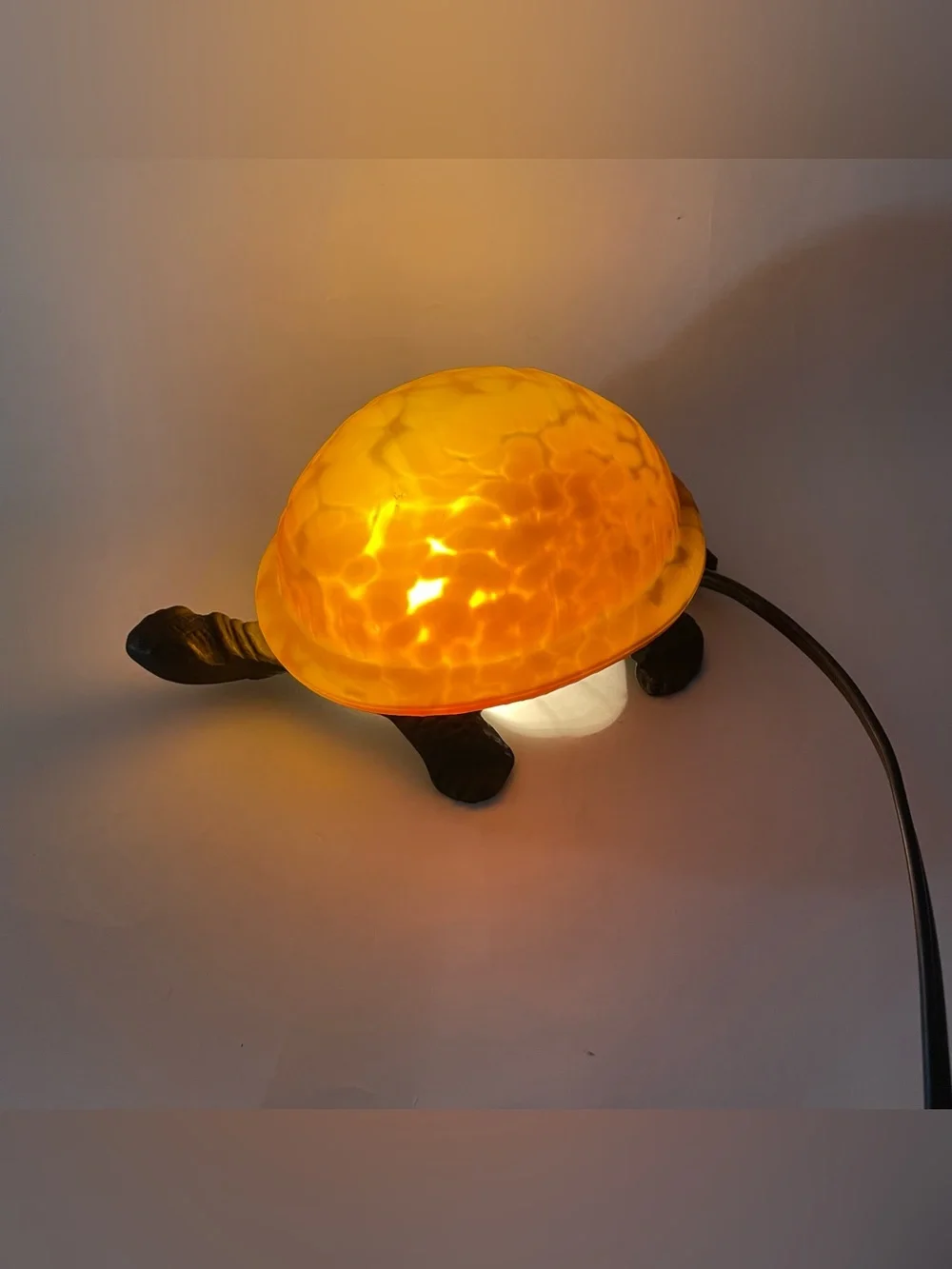 VTG Amber Mottled Tiffany Style Glass & Brass Turtle Table Accent/Night Light 8" - Picture 9 of 10